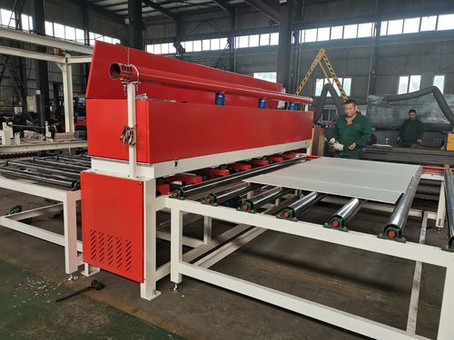 آلة قطع ألواح الجبس بطول 3 أمتار مخصصة للعملاء الروس