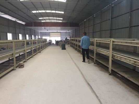 سعر جيد خط إنتاج الألواح الجبسية للخرسانة الثقيلة 595x595 ، حجم 603x603 الانترنت