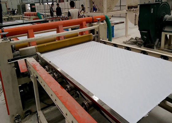 أوتوماتيكي نصف أوتوماتيكي PVC المصفوفة بلاط السقف الجبس صناعة آلة خط الإنتاج