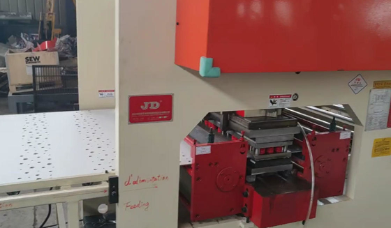 سهلة تشغيل آلة اللكم اللوحة MDF Madf Macher