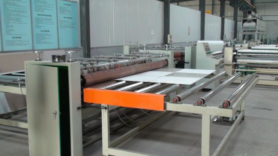 منخفضة التكلفة الجص المجلس PVC و PET الترقق الخط مع نظام القطع والتعبئة