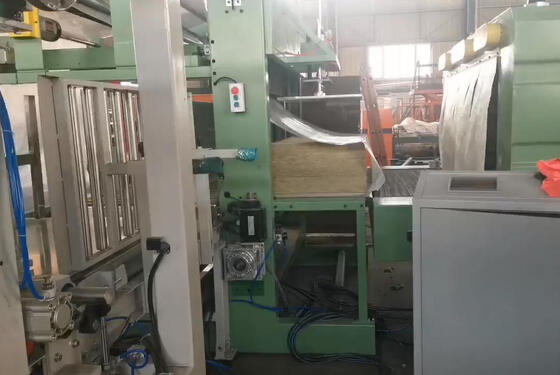 سعر جيد خط إنتاج صوف الصخور المتحكم فيه بواسطة PLC مع معالجة بالحرارة العالية وكثافة مادة خام تتراوح بين 80-200 كجم/متر مكعب الانترنت